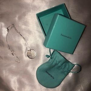 Tiffany and co. 925 Love notes Fifth Avenue charm